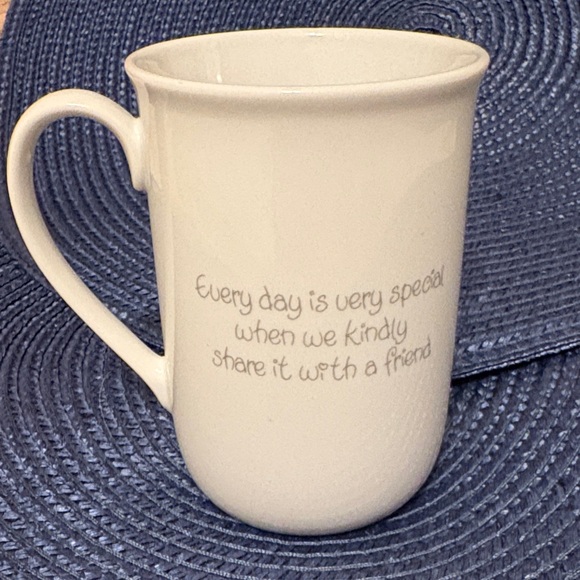 Precious Moments Vintage White Ceramic Mug - Picture 3 of 4